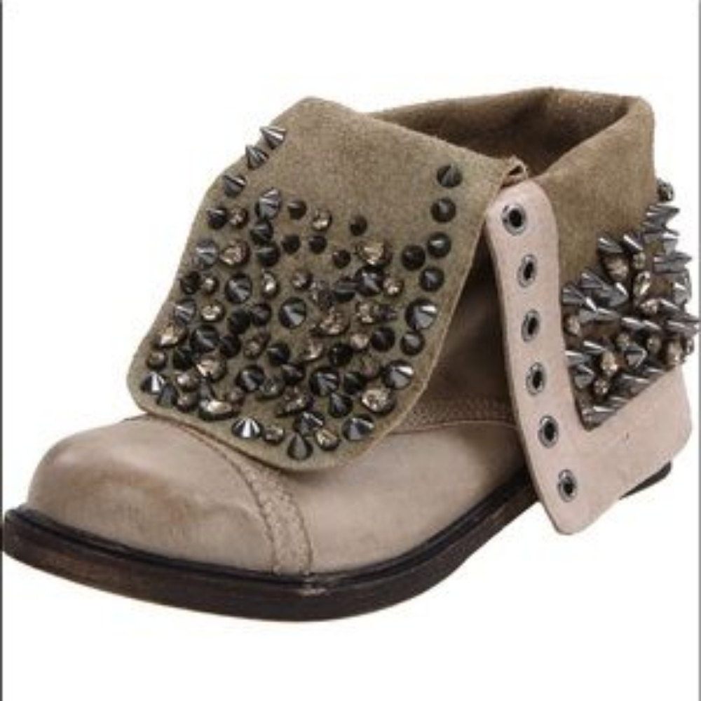 ZIGI Girl Leather Studded Boots